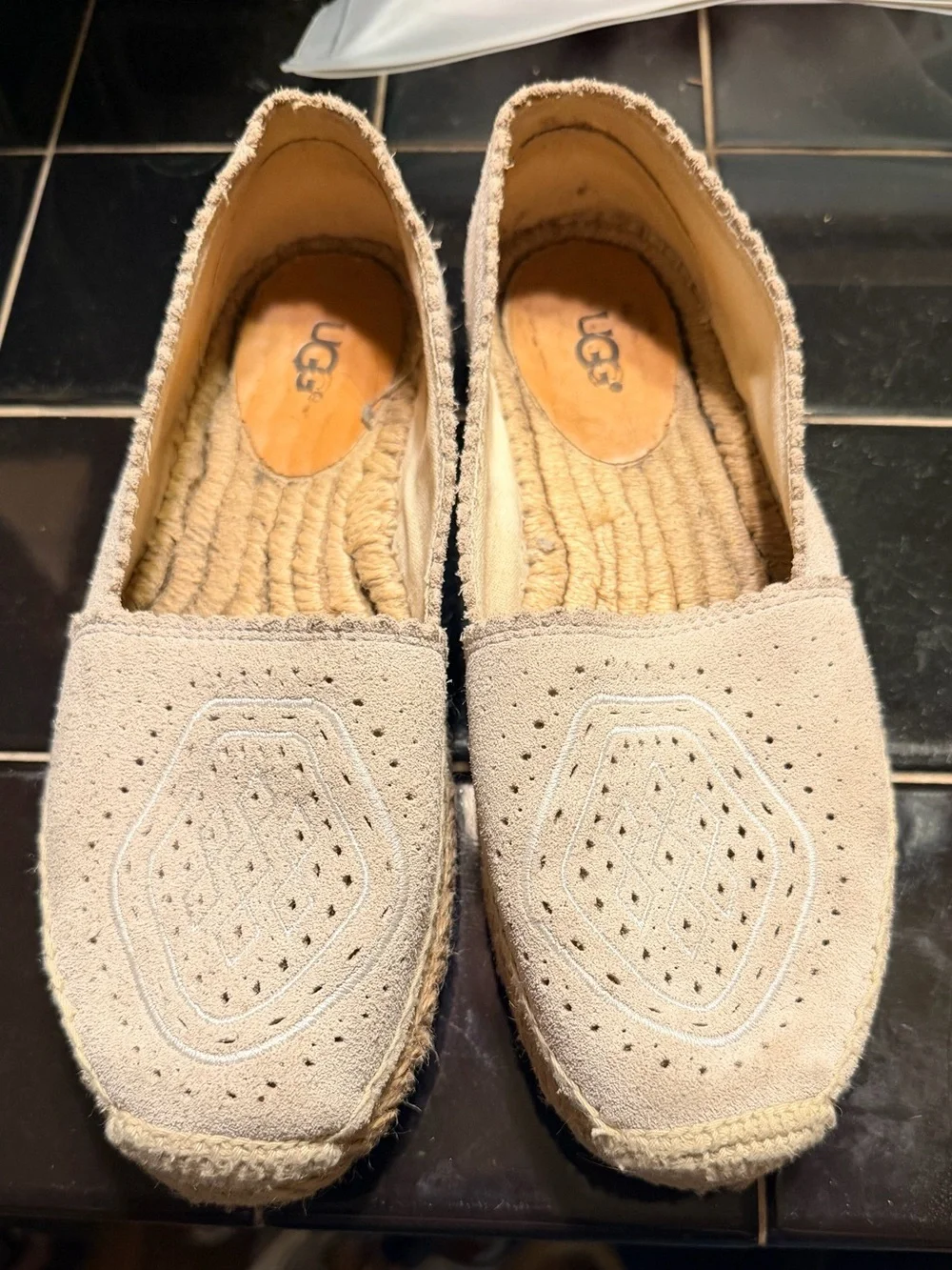 UGG Espadrille Slip On Flats Women’s Size 7 Beige Suede Loafers Summer Shoes